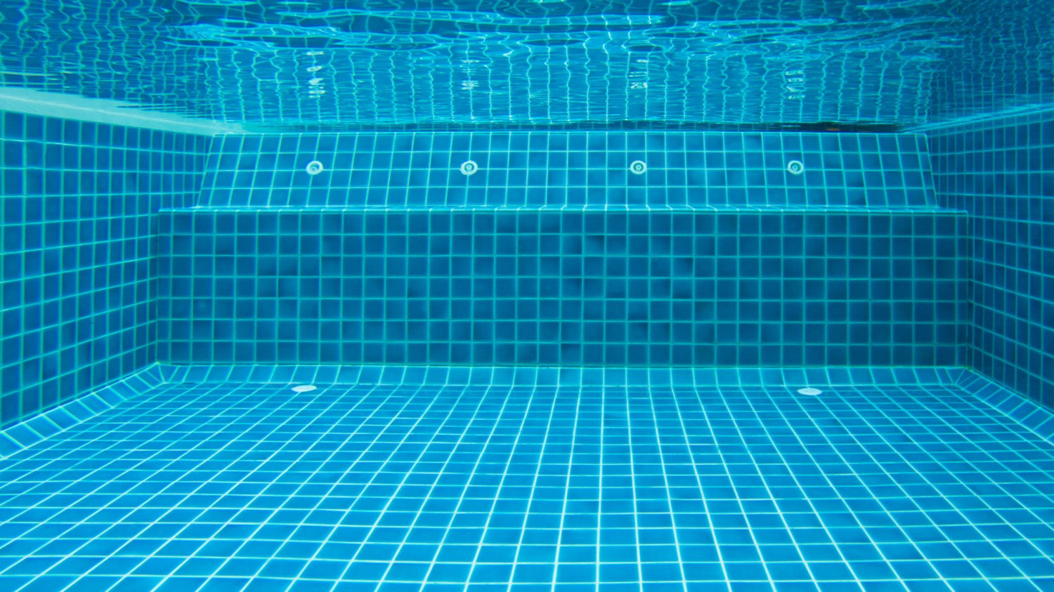 Construir uma piscina: a realização de um sonho que transforma o seu lar