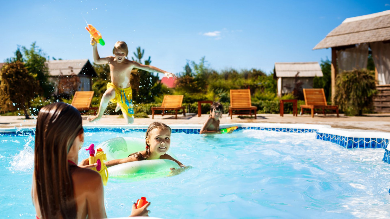 Mais do que Lazer: os Benefícios Emocionais de Ter uma Piscina em Casa